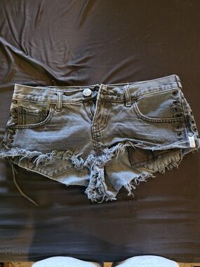 One Teaspoon 26 Black Distressed Lace-Up Denim Shorts